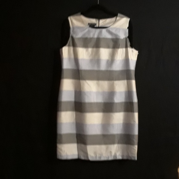 HALSTON Dresses & Skirts - 100%silk dress HALSTON Dresses & Skirts - 100%silk dress